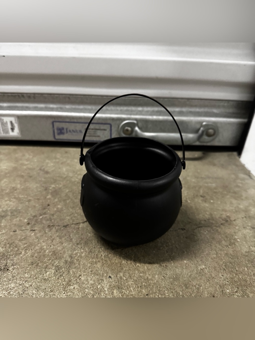 Black Decorative Mini Cauldron Bucket